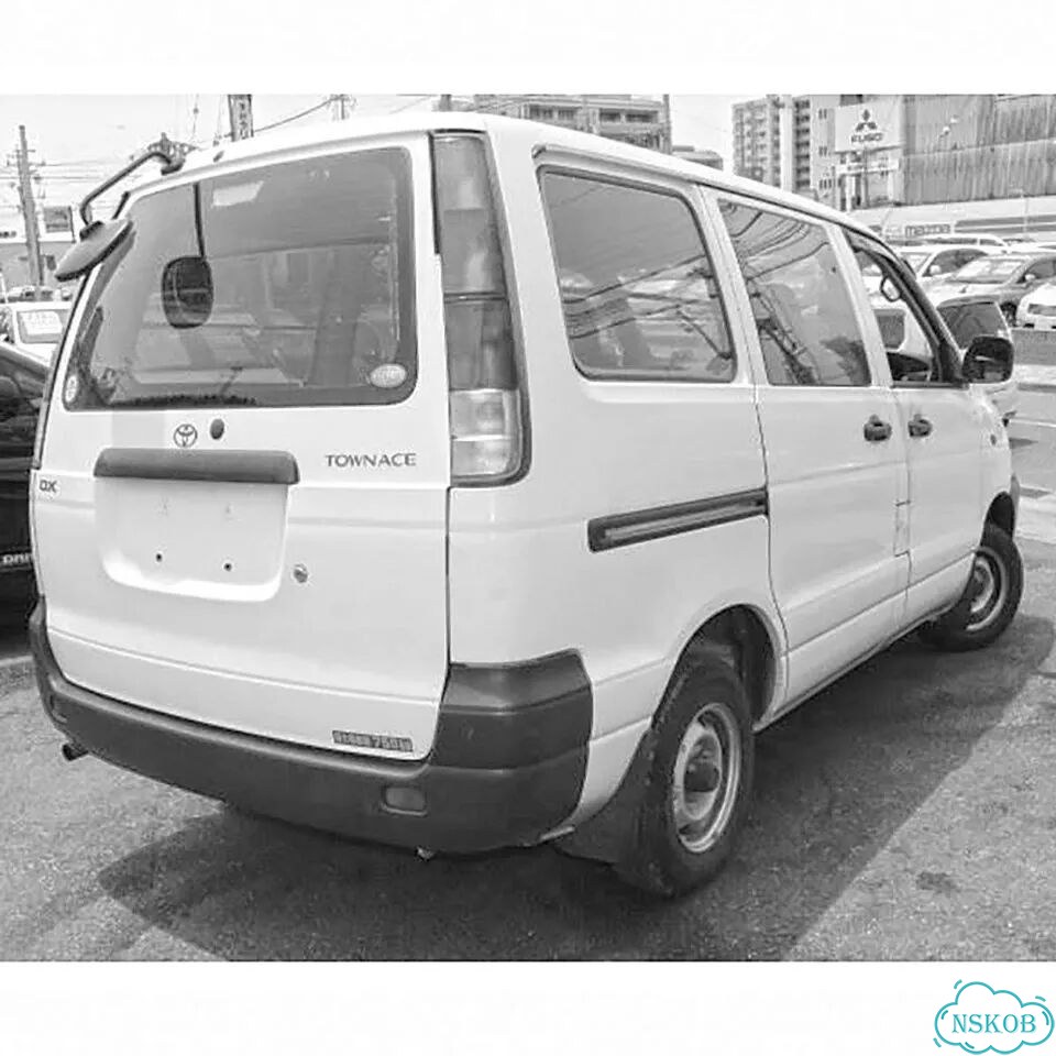Стекло боковое в кузов toyota lite / townace VAN KR52V 1,8L 7K-E фото 1