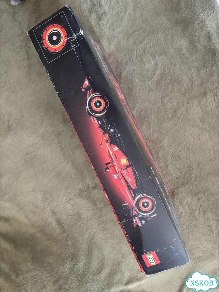 Коробка от Lego Technic Ferrari SF-24 фото 2