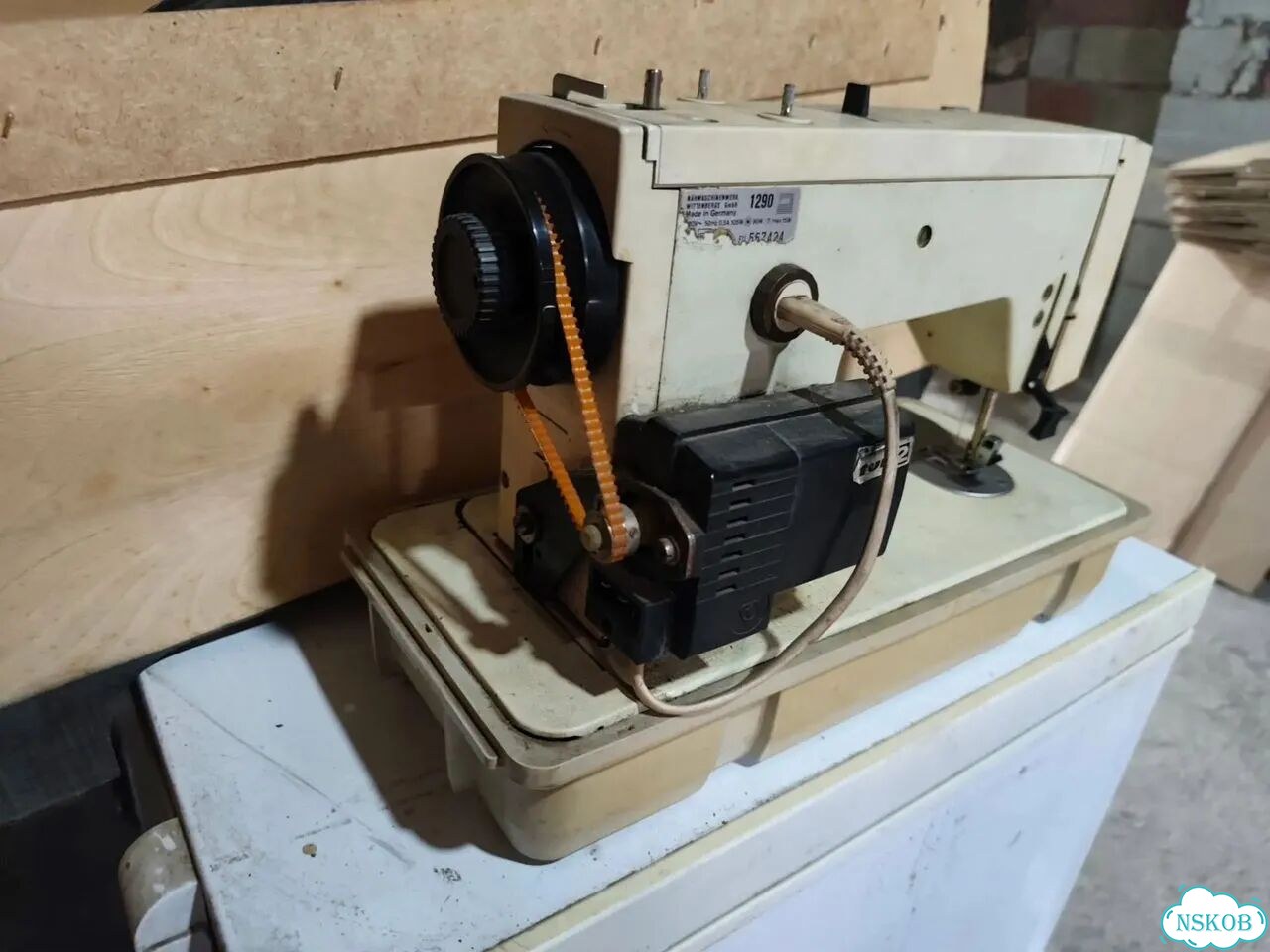 Продам швейную машинку фото 4