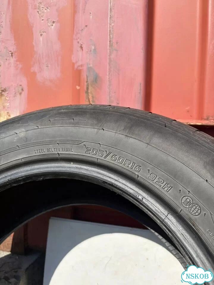 Dunlop Enasave RV505 205/60 R16 92H фото 4