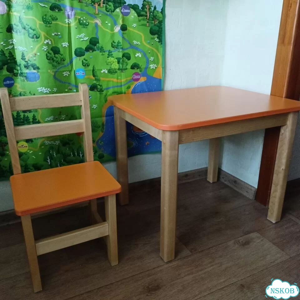 Детский стол и стул (деревянный) фото 1