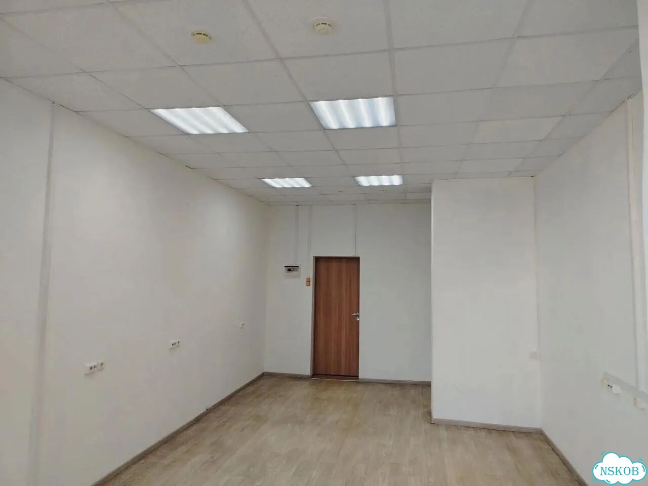 Офис, 29.6 м² с мокрой точкой для салона красоты фото 16