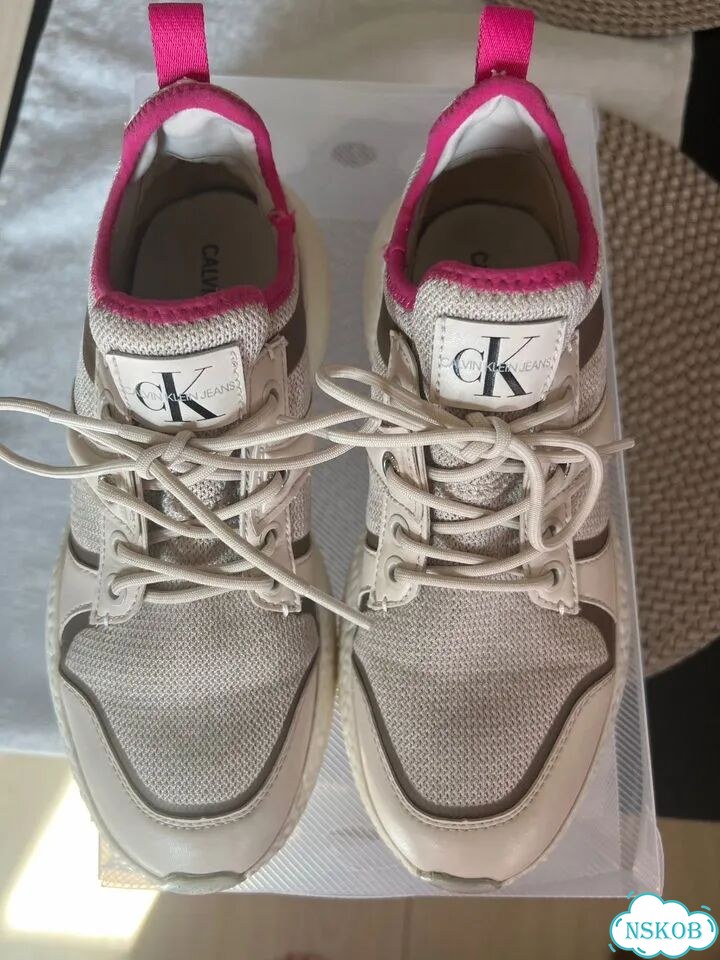 Calvin klein кроссовки 37 размера фото 6