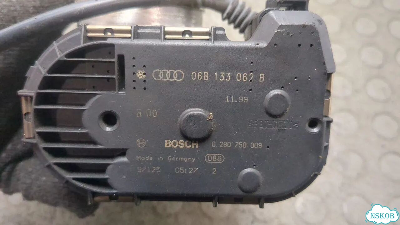 Заслонка дроссельная Audi A4 (B5) фото 4