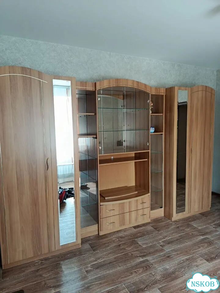 Стенка в гостиную бу фото 1