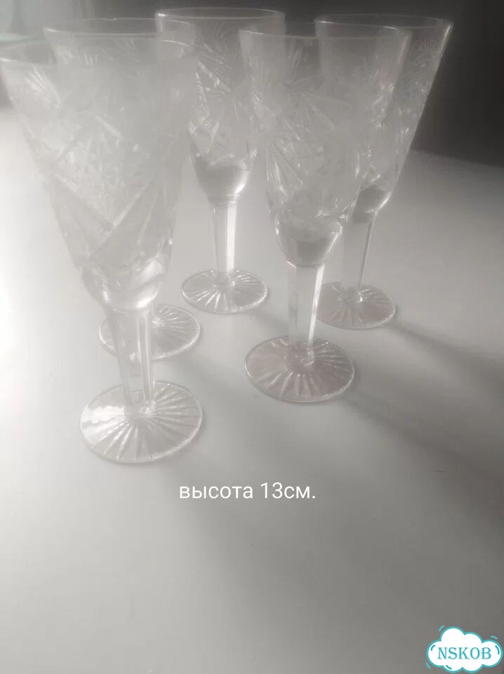 Хрустальные рюмки на ножке фото 1