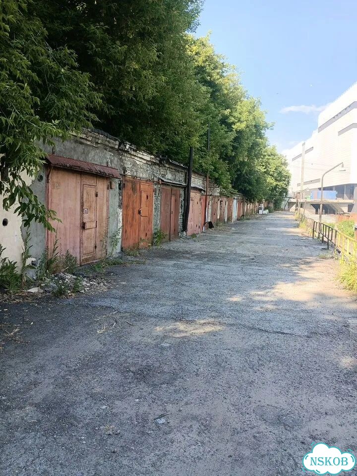 Гараж, > 30 м² фото 1