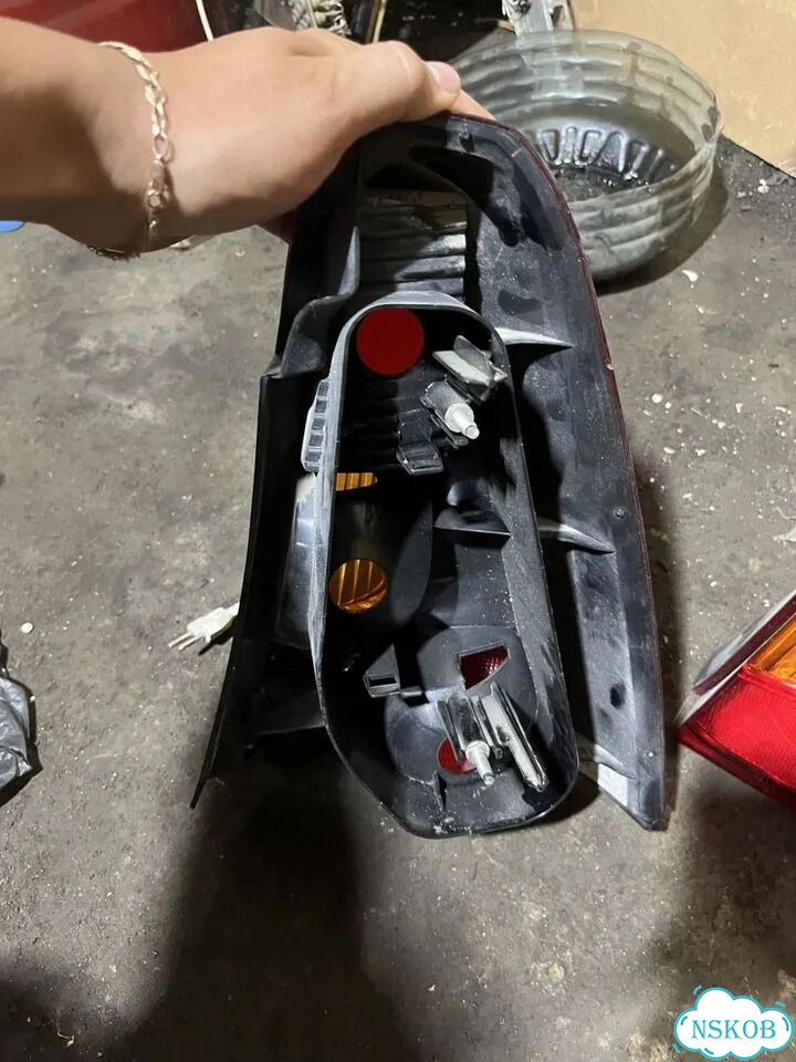 Задний фонарь на renault logan 1 фото 2