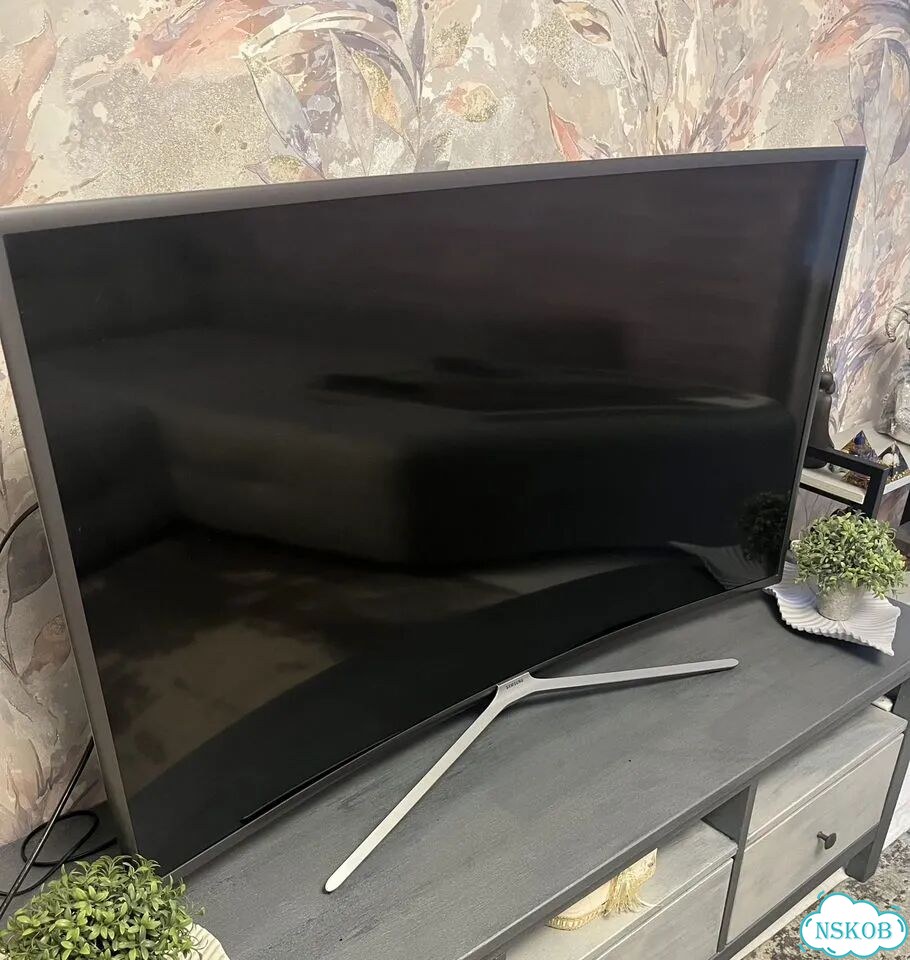 Телевизор Samsung SMART tv 49 дюймов фото 2