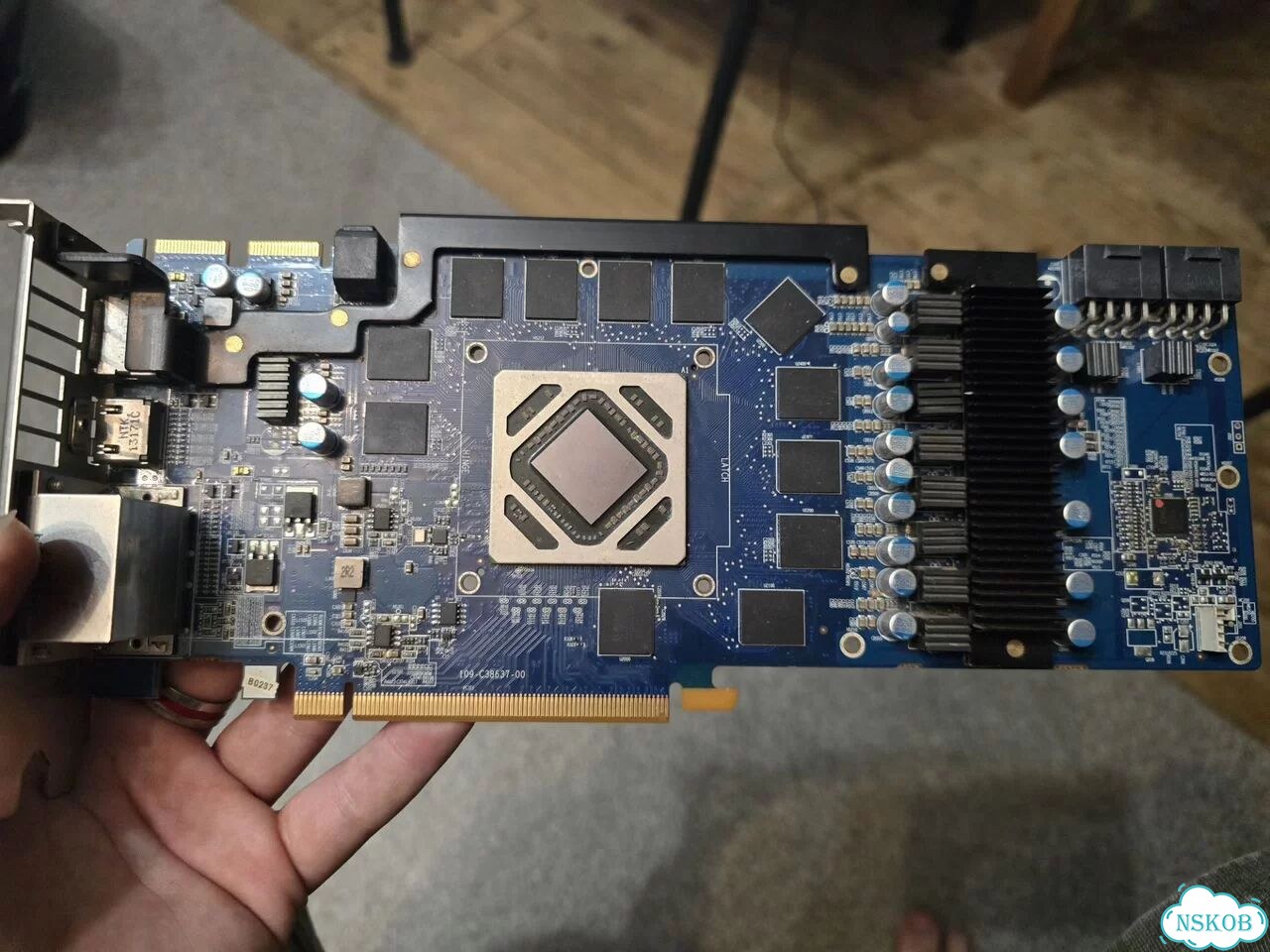 Плата от видеокарты vapor-x HD 7950 3g gddr5 донор фото 1