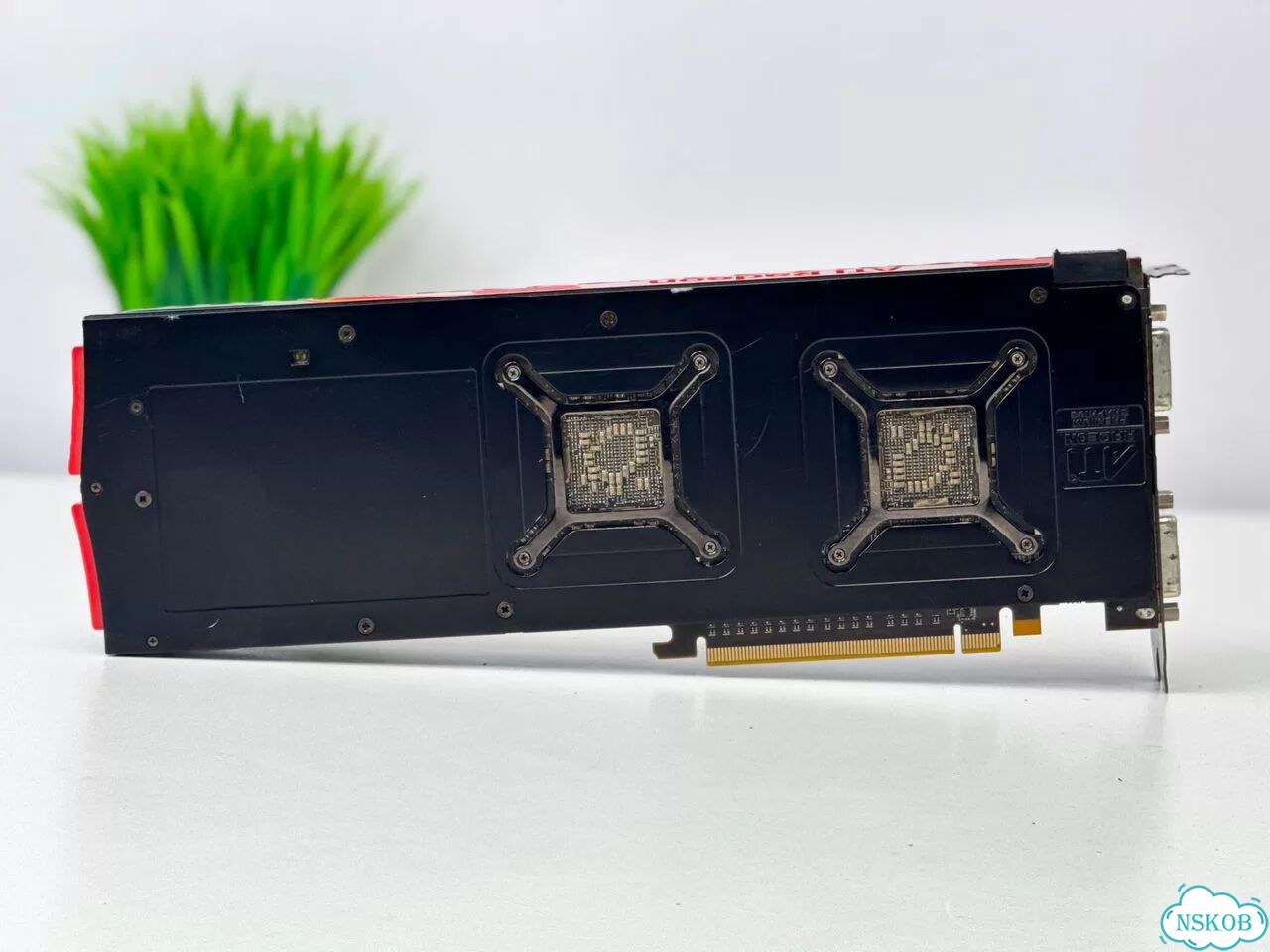Radeon HD 5970 Sapphire фото 2