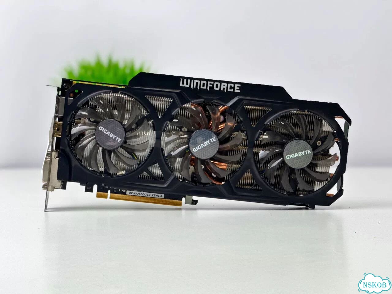 GTX 770 2GB Gigabyte фото 1