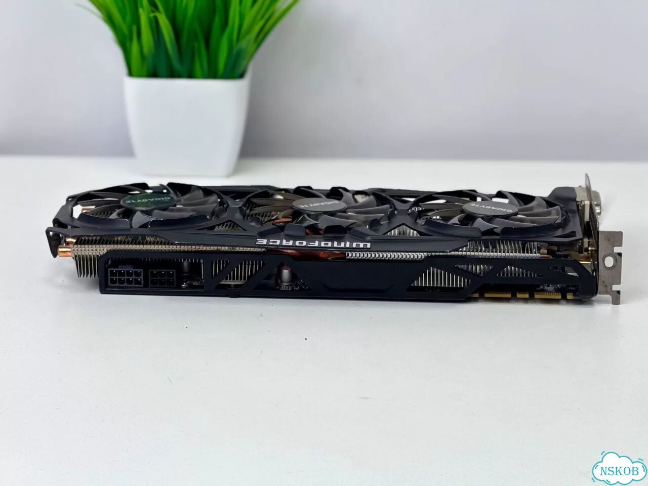 GTX 770 2GB Gigabyte фото 3