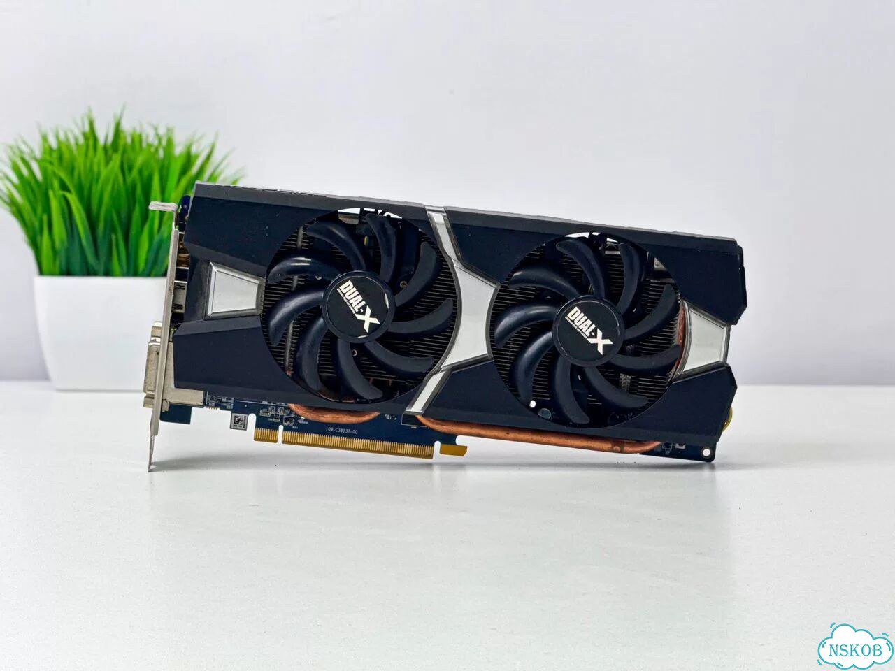 R9 280 3GB Sapphire Dual-X фото 1