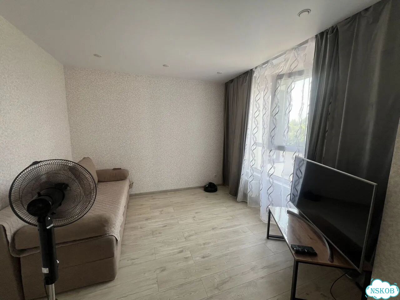 1-к. квартира, 300 м², 4/18 эт. фото 1