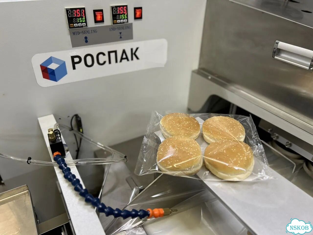Горизонтальная упаковочная машина (опция газ+спирт) AGR-700wxse / Сертифицированный товар фото 6