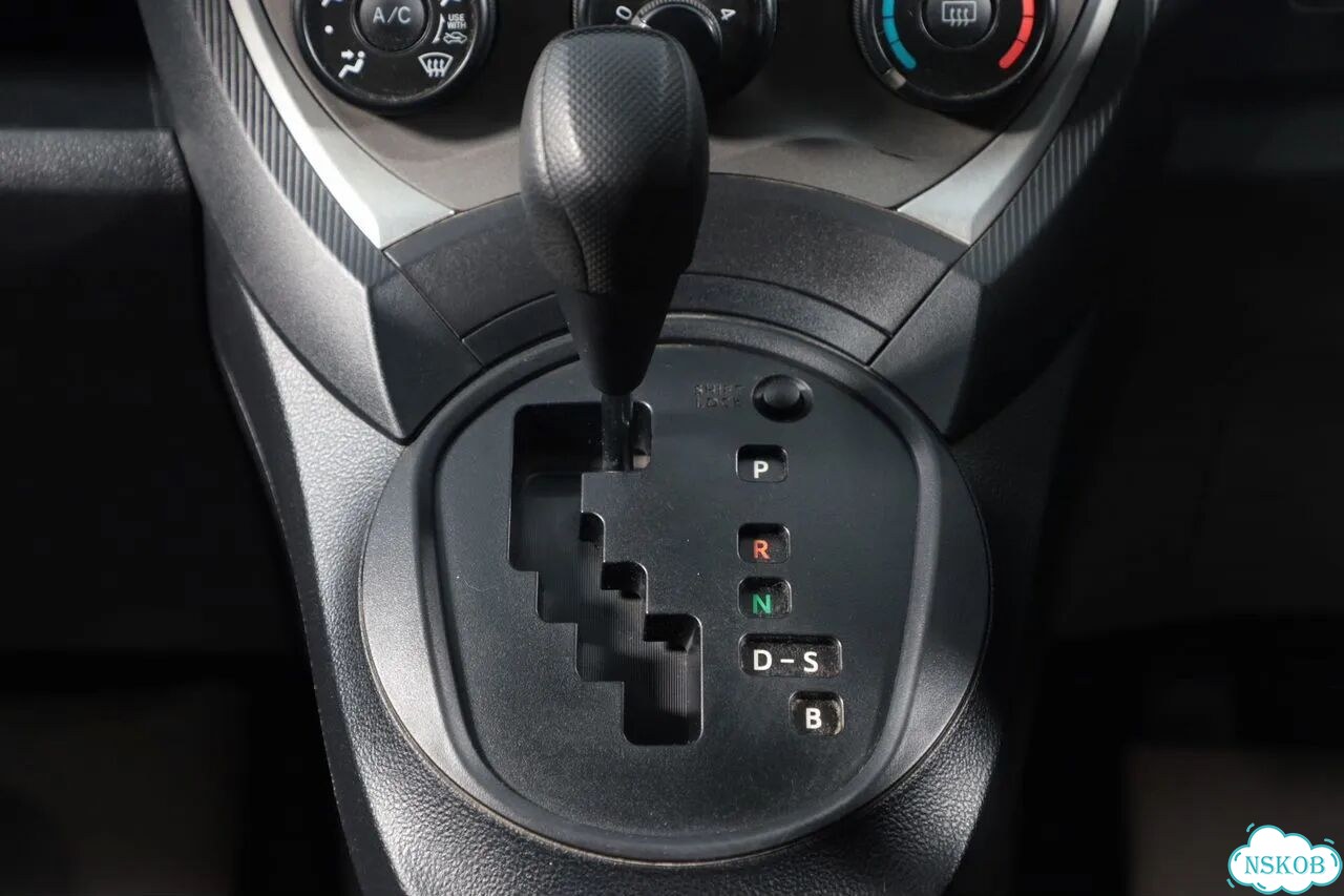Toyota Ractis 1.3 CVT, 2013, 144 300 км фото 13
