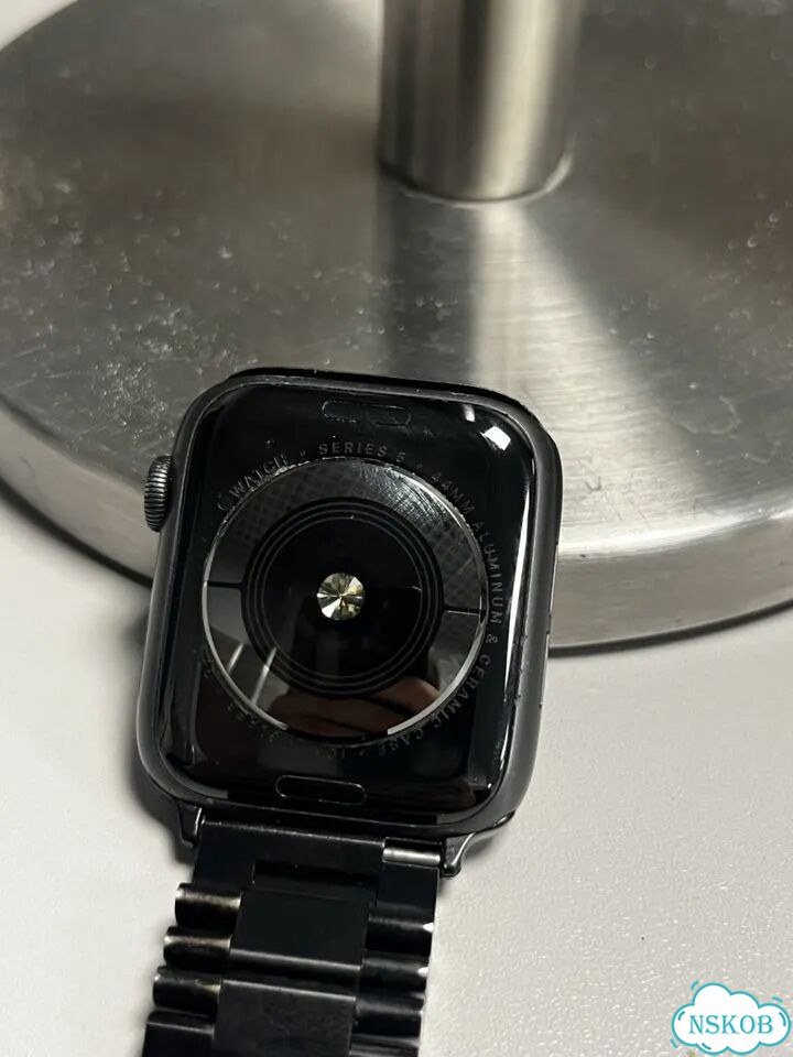 Часы apple watch 5 44 mm фото 2