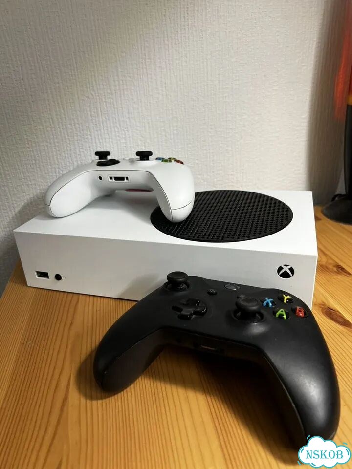 Xbox series s 500 gb, 2 геймпада фото 1
