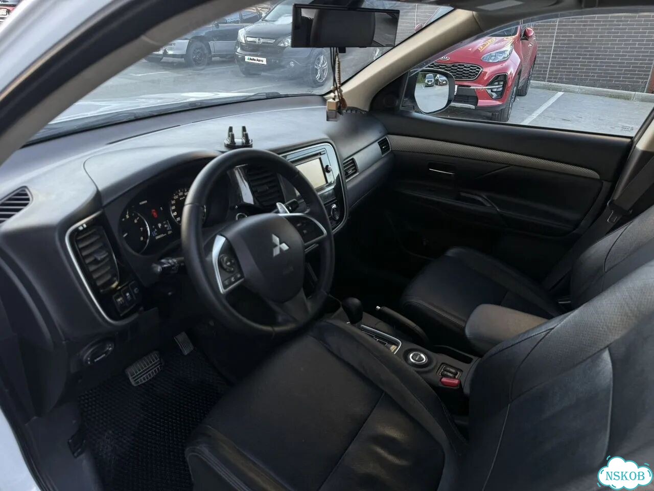 Mitsubishi Outlander 3.0 AT, 2013, 286 000 км фото 10