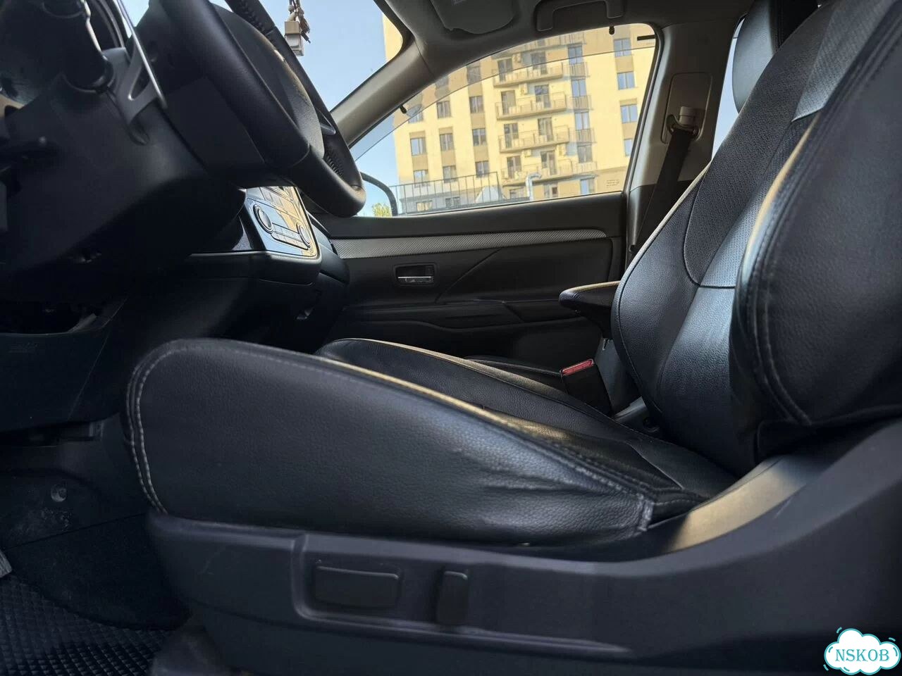 Mitsubishi Outlander 3.0 AT, 2013, 286 000 км фото 15
