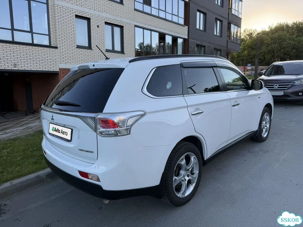 Mitsubishi Outlander 3.0 AT, 2013, 286 000 км фото 6
