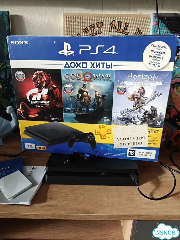Sony playstation 4 slim 1 tb (с двумя геймпадами) фото 1