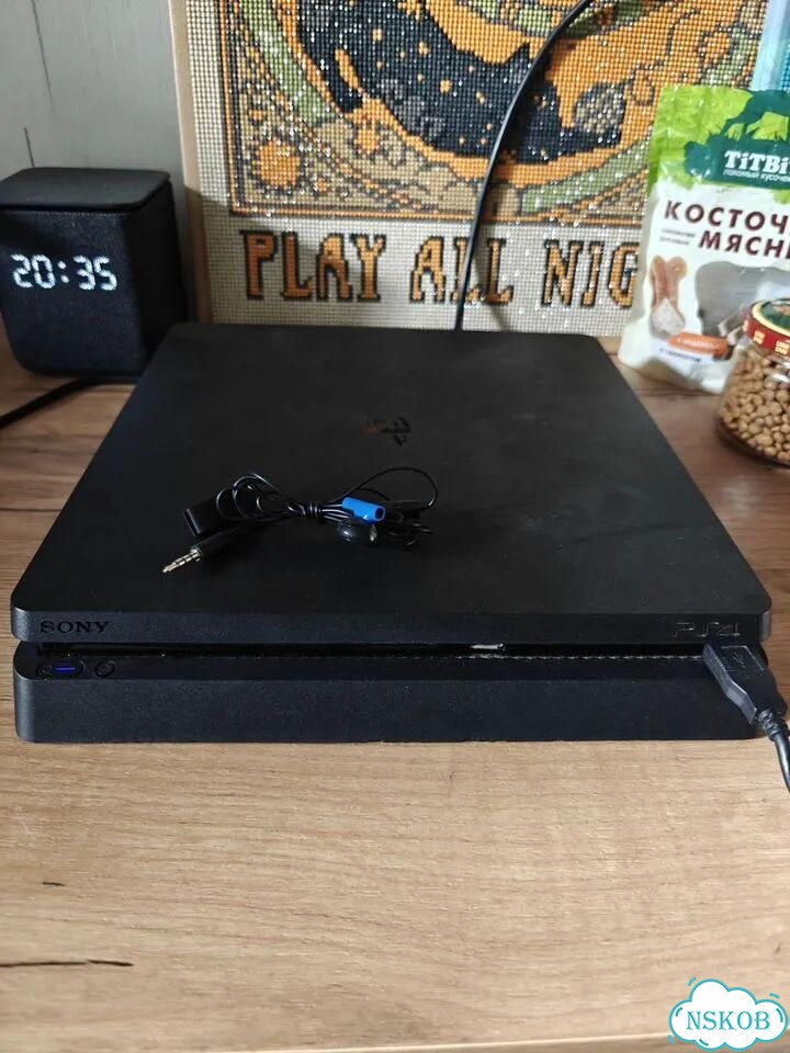 Sony playstation 4 slim 1 tb (с двумя геймпадами) фото 2