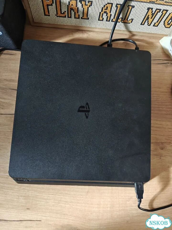 Sony playstation 4 slim 1 tb (с двумя геймпадами) фото 3
