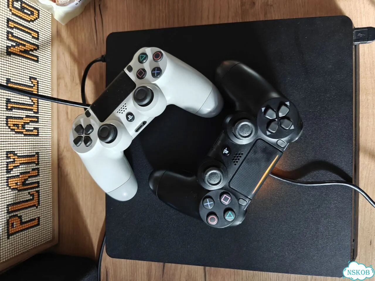 Sony playstation 4 slim 1 tb (с двумя геймпадами) фото 6