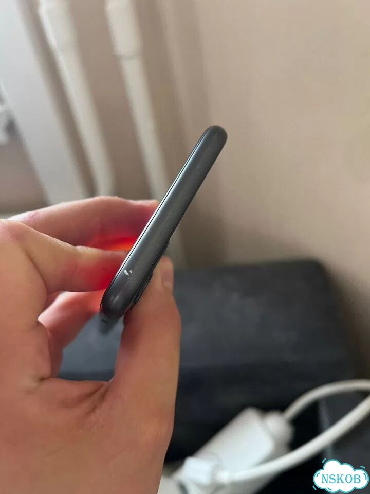iPhone 11, 128 ГБ, SIM + eSIM фото 3