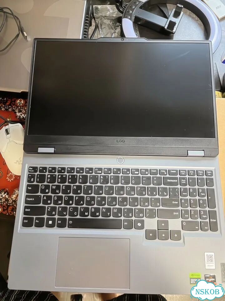 Lenovo loq 15arp9 фото 2