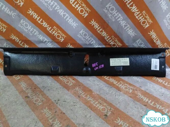 Накладка замка багажника Subaru Legacy BE5 EJ202 фото 1
