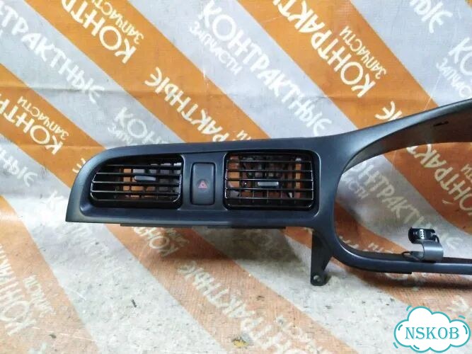Консоль под щиток приборов Subaru Legacy BH5 EJ206 фото 3