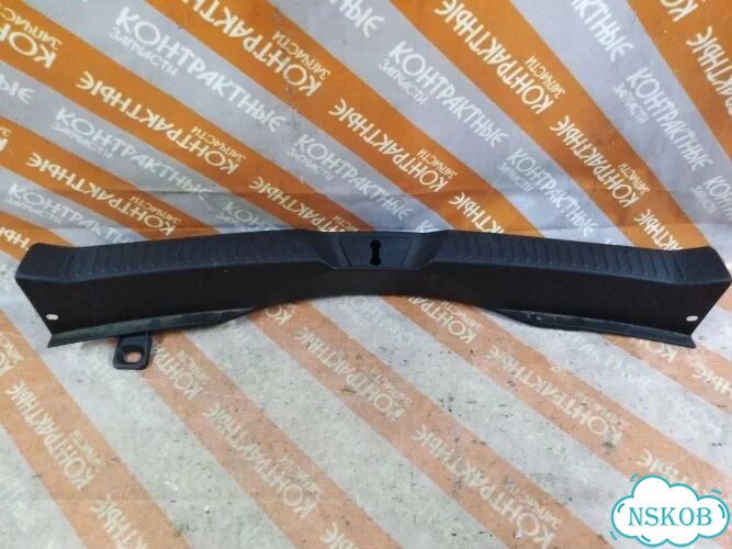 Накладка замка багажника Mazda Premacy cwefw lfde фото 3