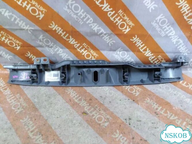 Накладка замка багажника Mazda Demio DY3W ZJ-VE фото 1