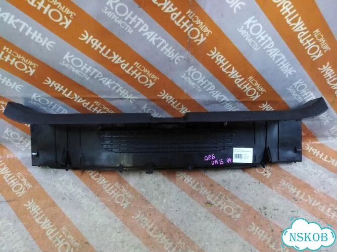 Накладка замка багажника Honda Fit GE6 L13A фото 1