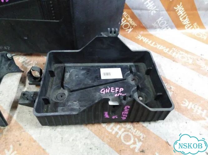 Крепление аккумулятора Mazda Atenza GH5FS L5VE фото 3