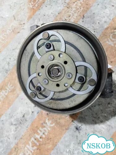 Компрессор кондиционера Nissan Sunny FB14 GA15DE фото 3