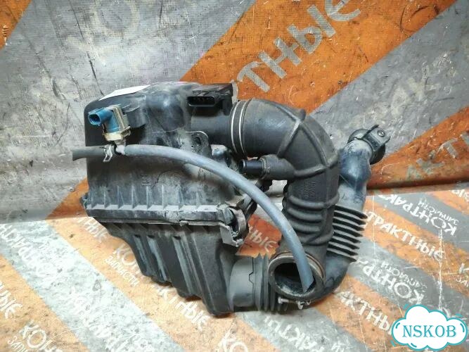 Корпус воздушного фильтра Toyota Bb NCP30 1nzfe фото 1