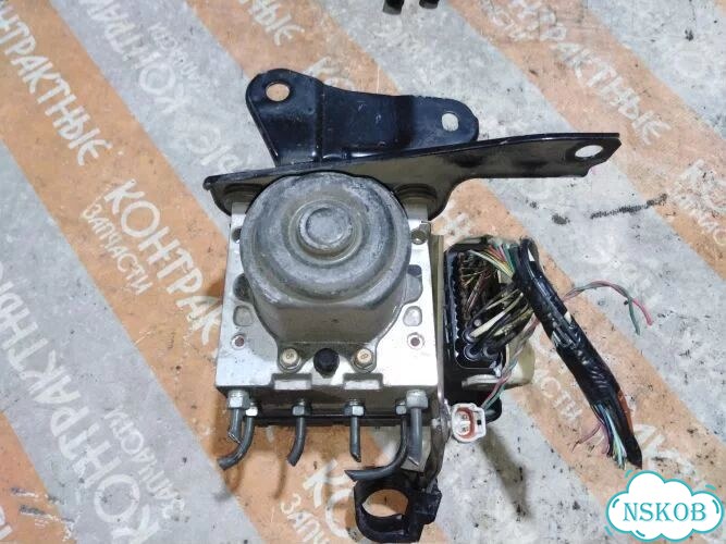 Блок abs Toyota Ist NCP60 2nzfe фото 3