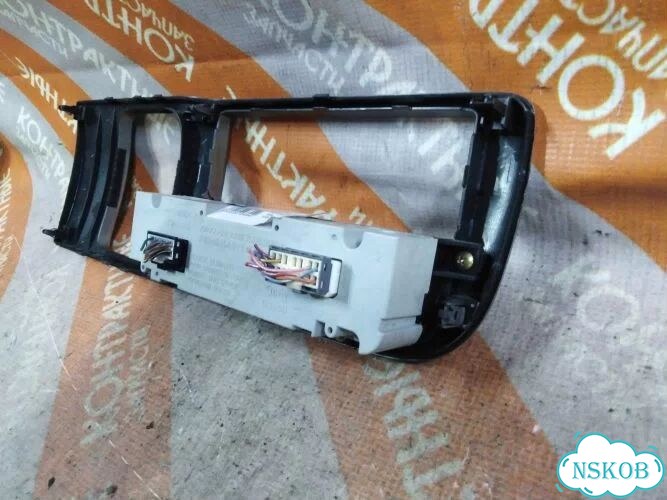 Блок управления климат-контролем Honda Stepwagon RF3 K20A фото 7