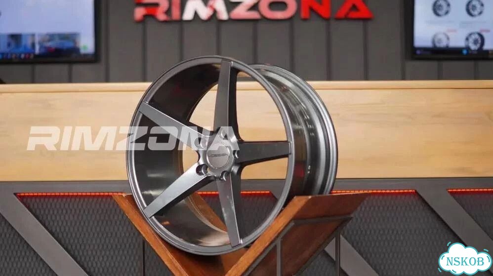 Литые диски Vossen 8×R18 5×114.3 фото 4