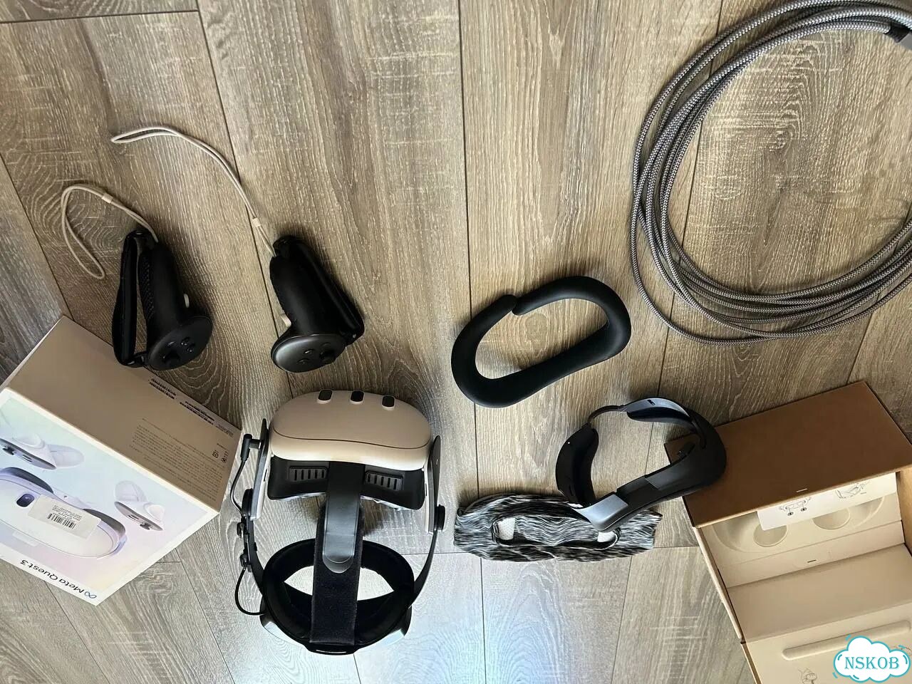 VR-шлем Oculus Quest 3 128GB + доп. аксессуары фото 1