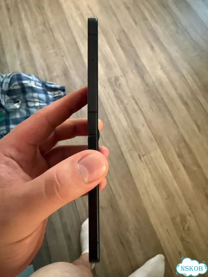 Samsung Galaxy Z Flip7, 12/512 ГБ, SIM + eSIM фото 2