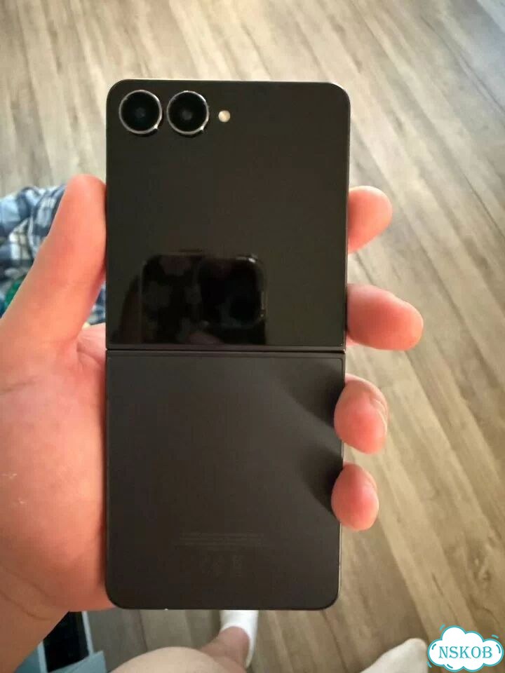 Samsung Galaxy Z Flip7, 12/512 ГБ, SIM + eSIM фото 6