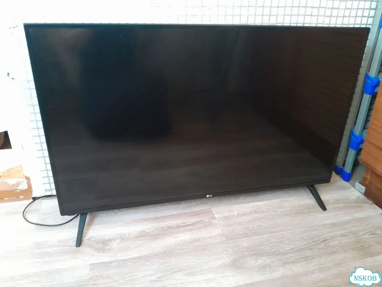 Телевизор LG 43LJ500V-ZB фото 1