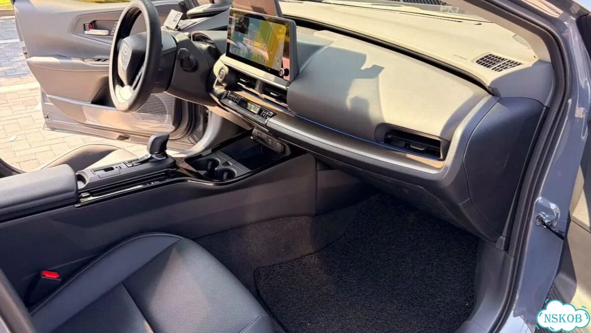 Toyota Prius 2.0 CVT, 2025, 20 000 км фото 11