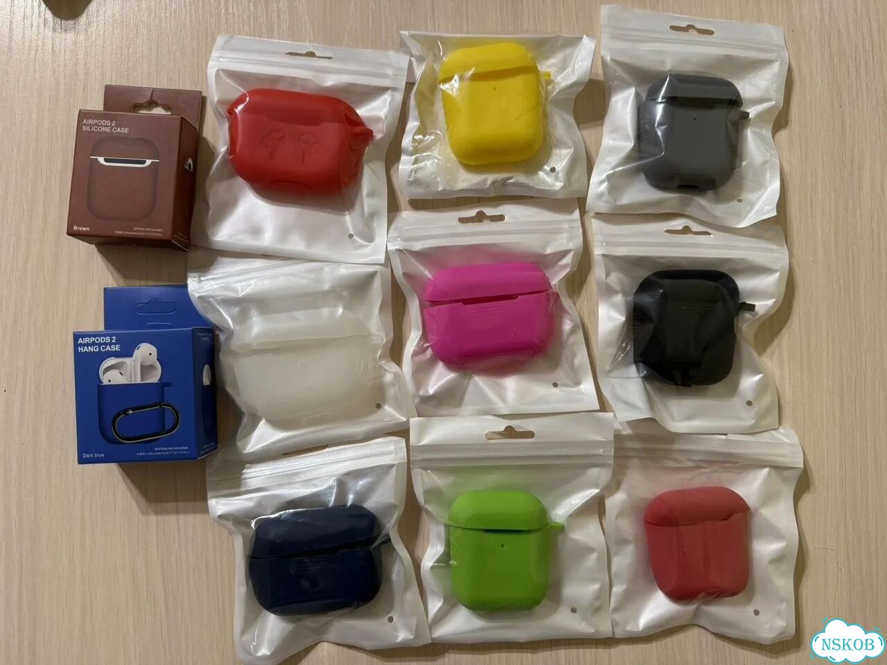 Чехлы на AirPods 2 и AirPods Pro фото 1