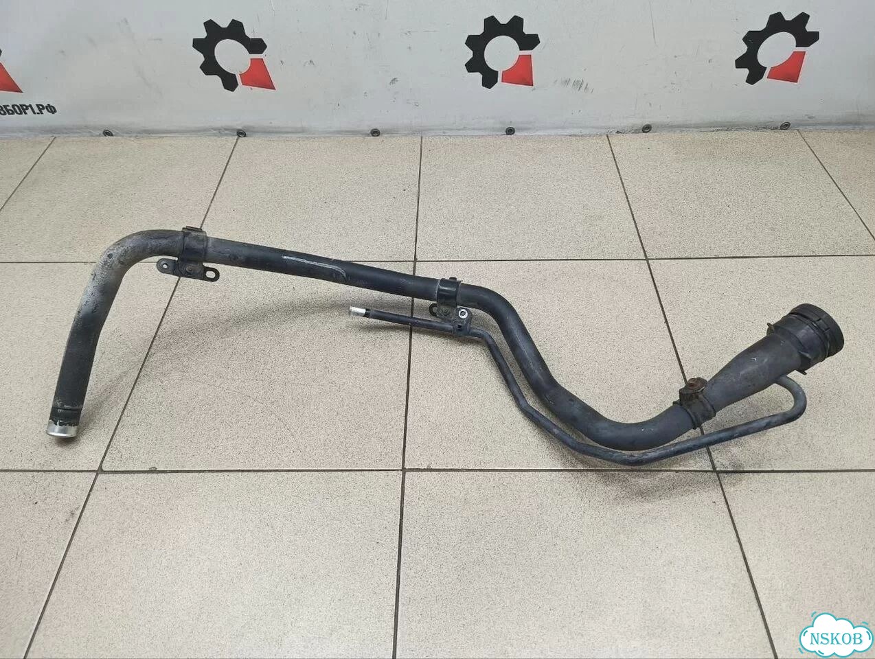 Горловина топливного бака Toyota Ipsum ACM21 2azfe фото 2